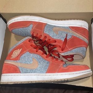 Air Jordan 1 mid se. Used